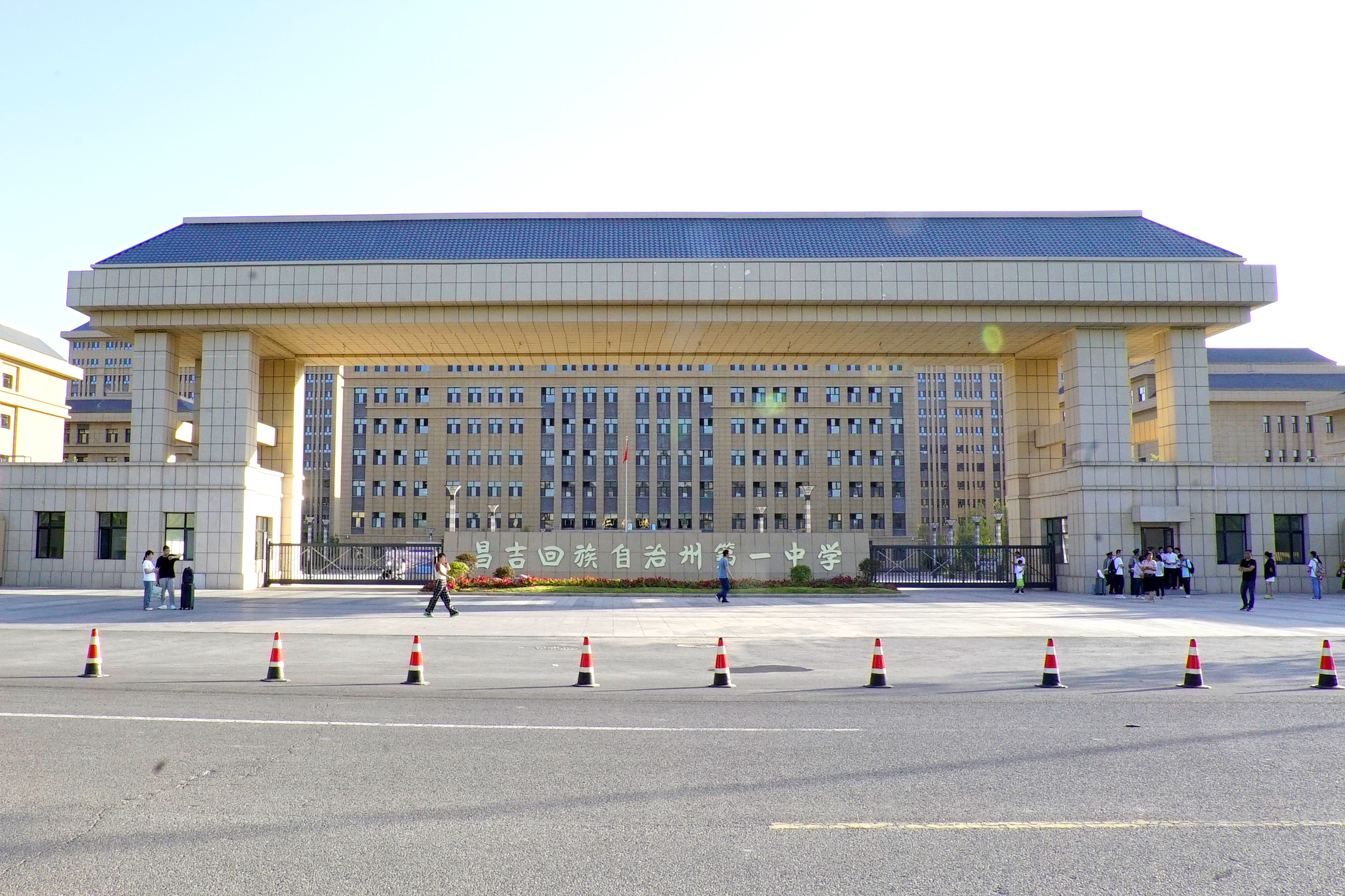 昌吉市某中學(xué)項(xiàng)目案例展示